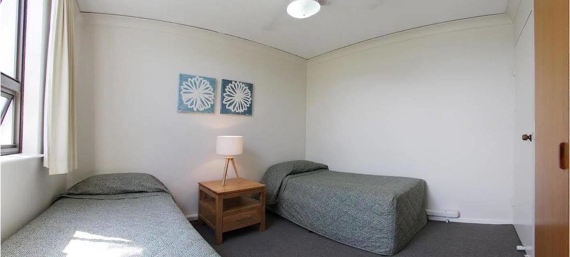 Headland Tropicana Resort Alexandra Headland Esterno foto