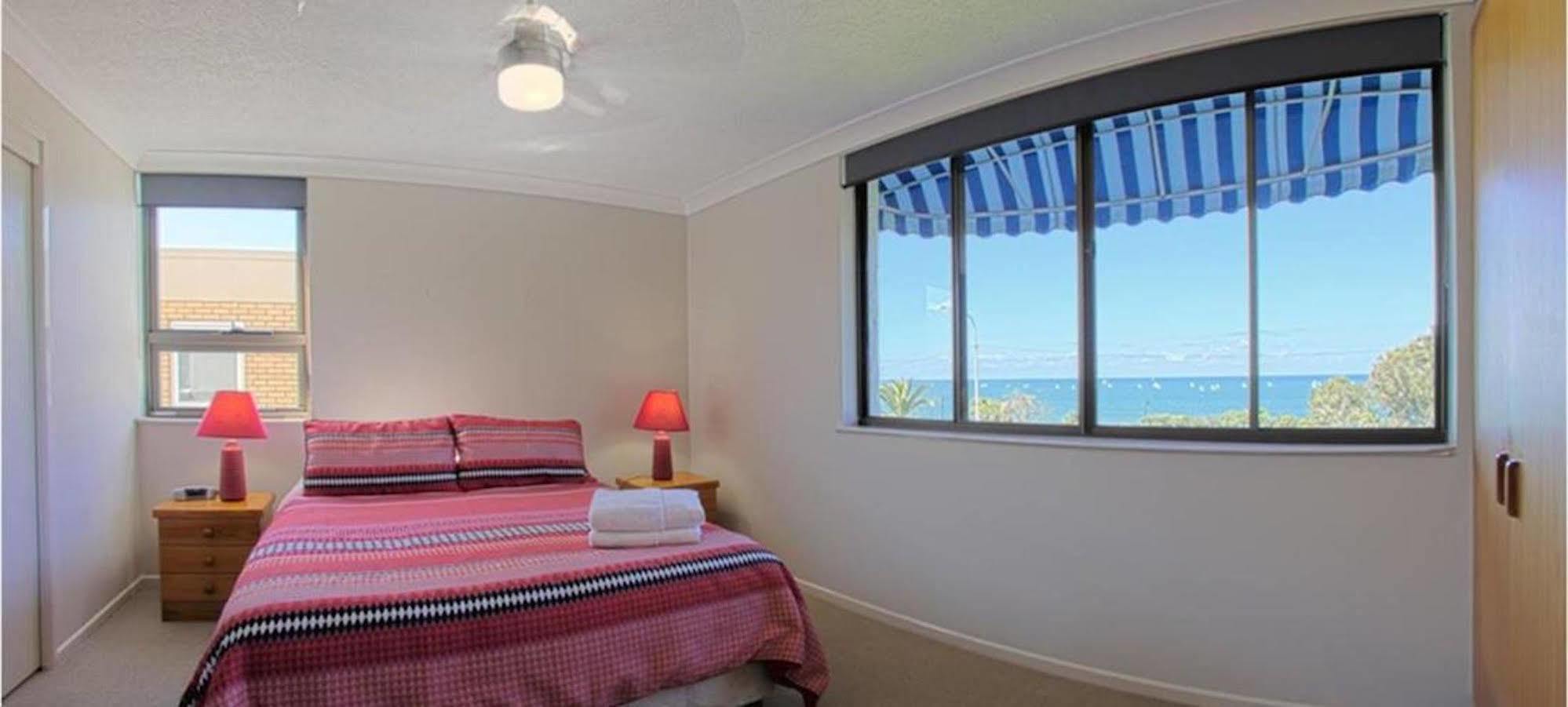 Headland Tropicana Resort Alexandra Headland Esterno foto